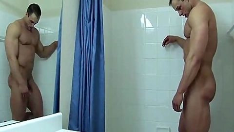 Coty Undresses Stripped In Baths