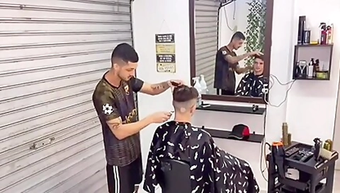 [hbw] Horny Hairdresser